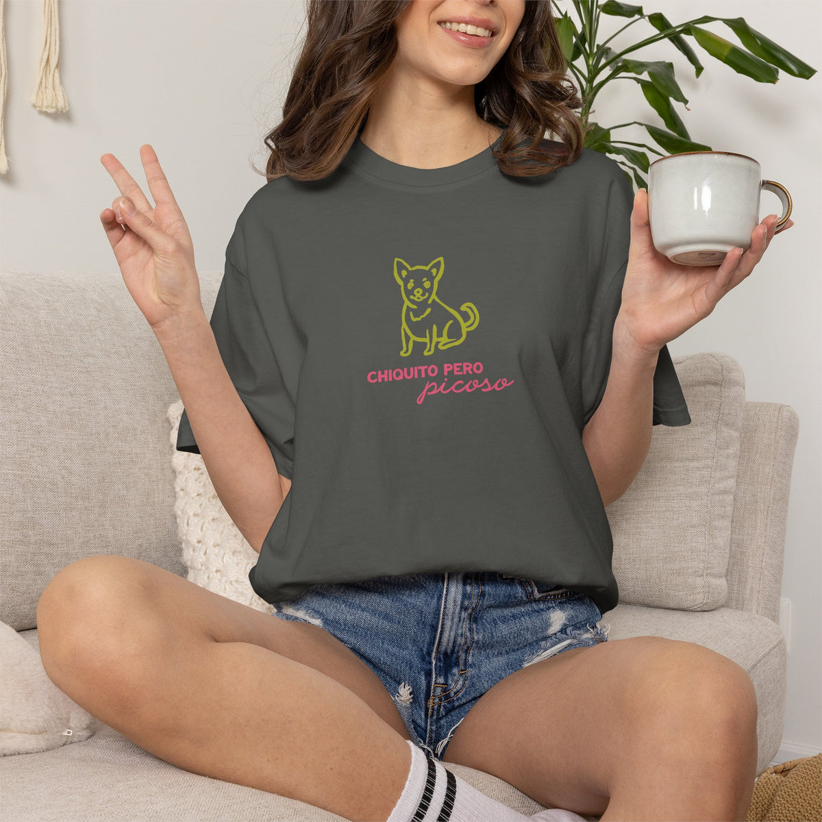 Chihuahua "Chiquito pero picoso" T-Shirt — Animal Rescue Advocacy Tee