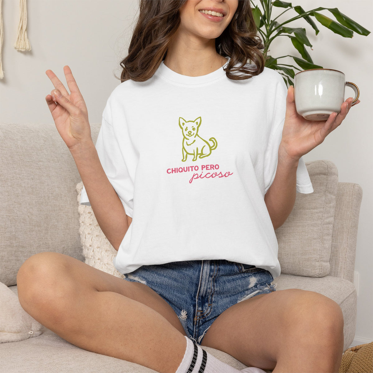 Chihuahua "Chiquito pero picoso" T-Shirt — Animal Rescue Advocacy Tee