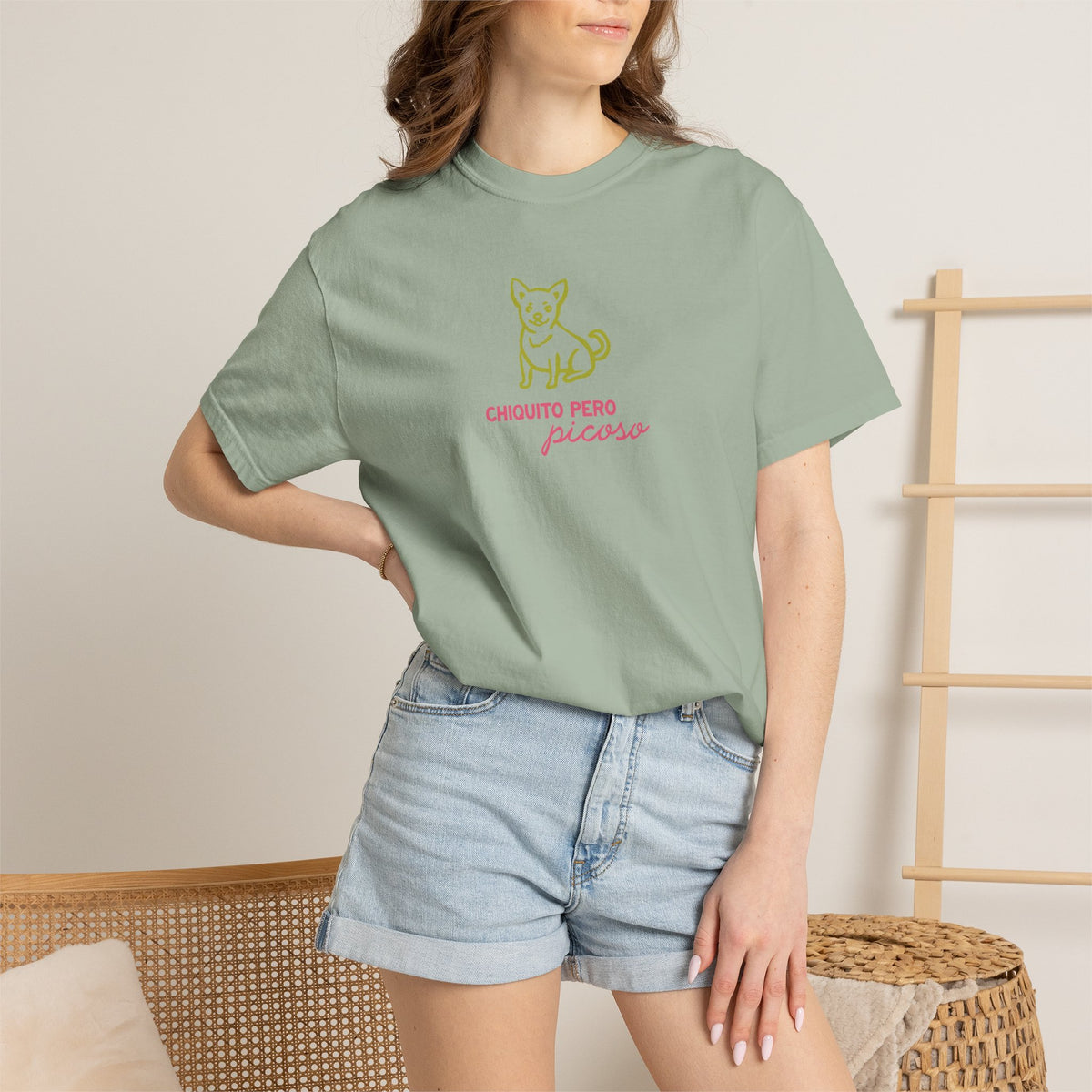 Chihuahua "Chiquito pero picoso" T-Shirt — Animal Rescue Advocacy Tee