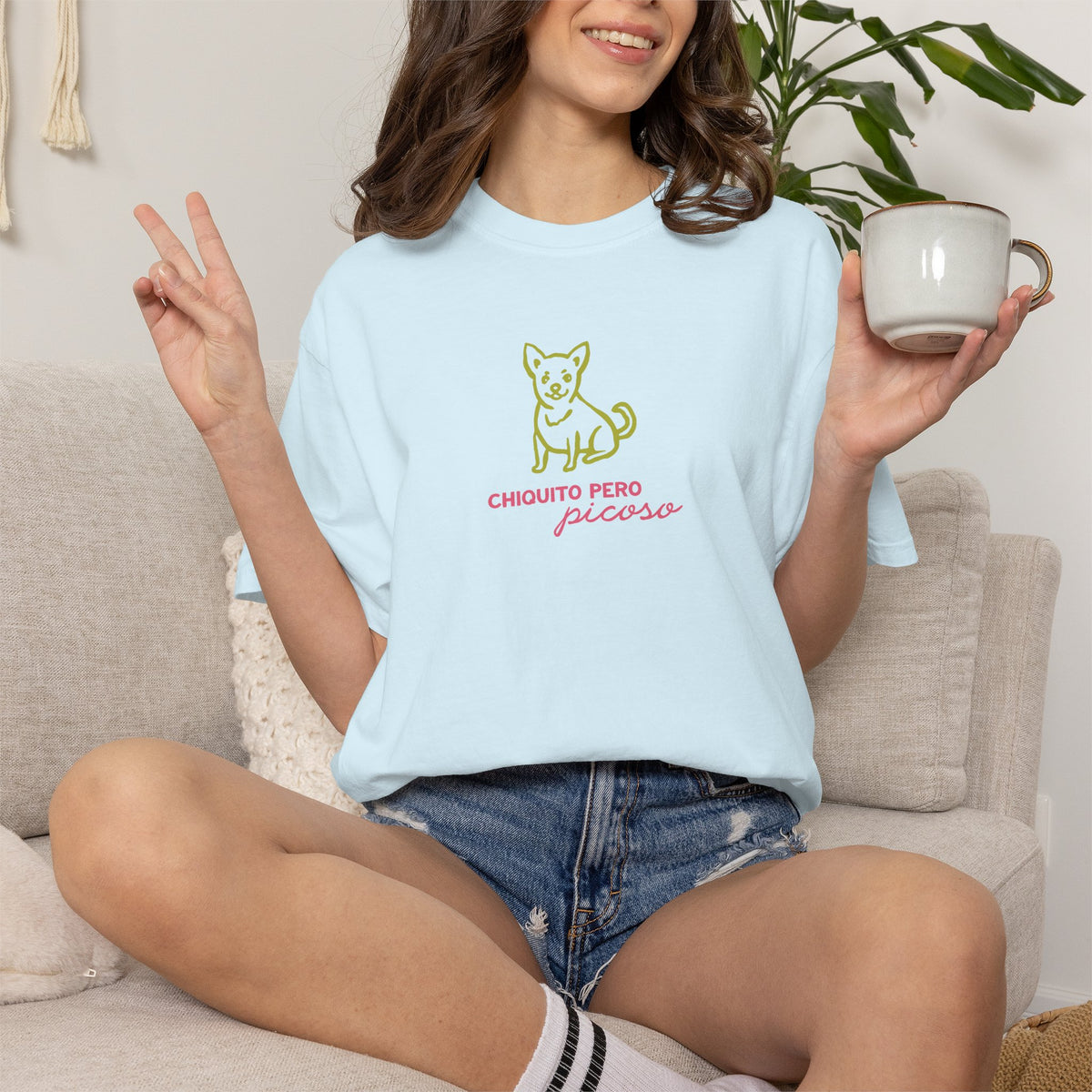 Chihuahua "Chiquito pero picoso" T-Shirt — Animal Rescue Advocacy Tee