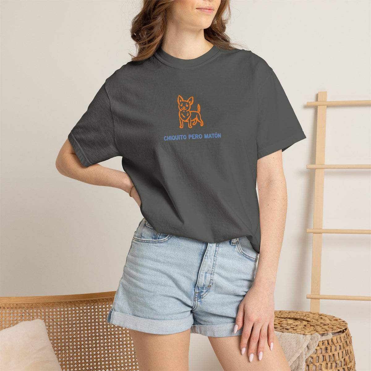 Chihuahua "Chiquito pero matón" Graphic T-Shirt — "Chiquito Pero Matón" Cute Pup Tee