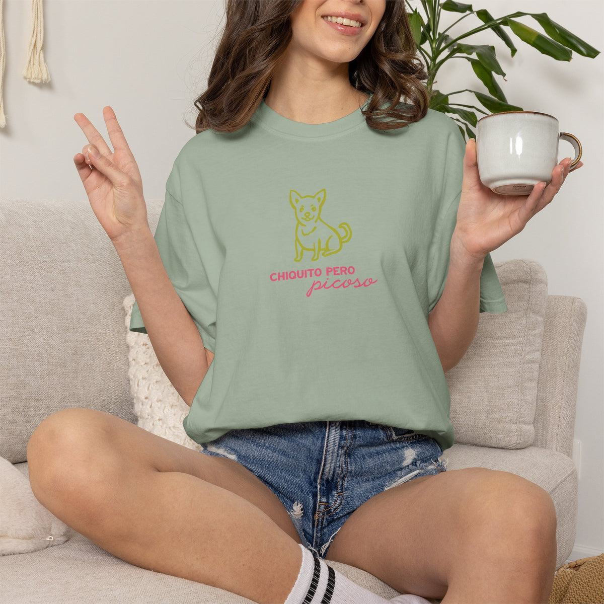 Chihuahua "Chiquito pero picoso" T-Shirt — Animal Rescue Advocacy Tee
